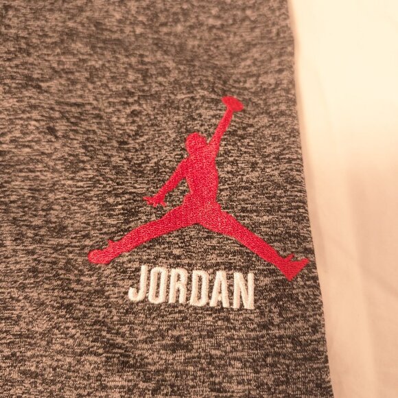 Nike Jordan Men’s Gray Athletic Shorts Size M Elastic Waist Zip Pockets Jumpman - Picture 4 of 8